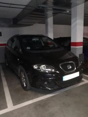 Lloguer Aparcament cotxe  Calle de berrocal 9. Amplia plaza para coche grande en urbanización privada con conse