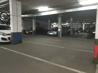 Aparcament cotxe  Calle del canchal 42. Plaza en urbanizaci�n privada con conserje 24 horas y v�deo-c�ma