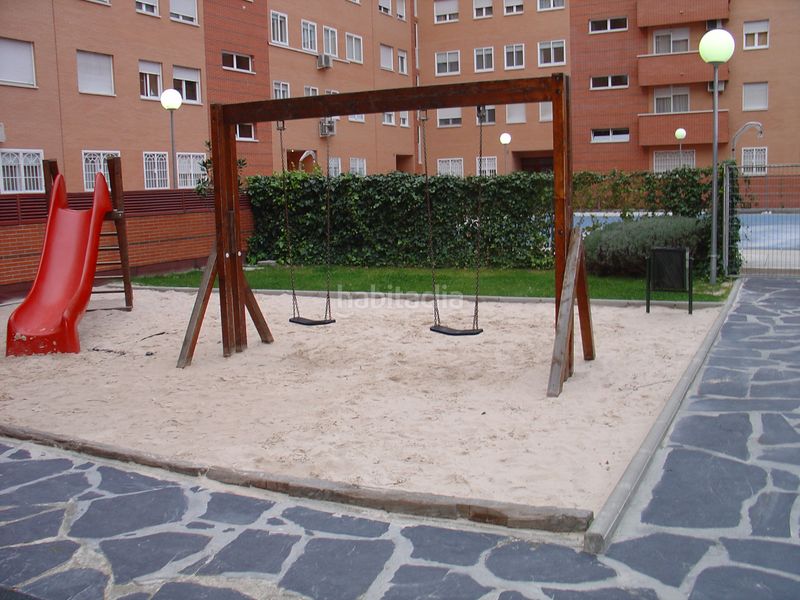 Foto 0cd04f13-9f1d-4198-8e68-22efbe548ff6. Pis amb calefacció aparcament piscina a Butarque Madrid