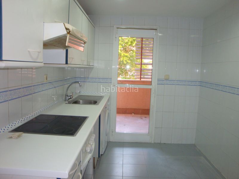 Foto 1eed2b23-4bd2-4b39-b66c-396a6df3631f. Pis amb calefacció aparcament piscina a Butarque Madrid
