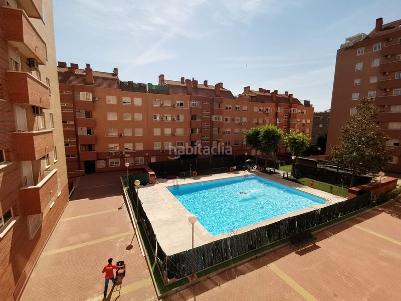 Foto 896dbb60-ed00-4446-826c-70ab621e1b49. Pis amb calefacció aparcament piscina a Butarque Madrid