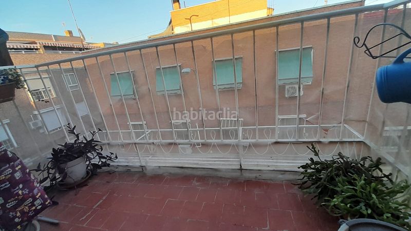 Foto fe3be14e-2fb3-4bbd-aa34-b2e2f4dbe56f. Piso ocasión 3 dormitorios con terraza, toldos, ventanas climalit trastero en Madrid