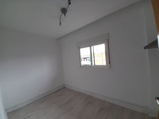 Pis  Calle de carabelos. Ocasion piso de 3 dormitorios reformado para entrar a vivir,