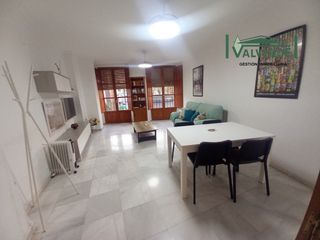 Affitto Appartamento  Plaza romanilla. Piso con 2 dormitorios y 2 baños, amueblado, garaje opcional