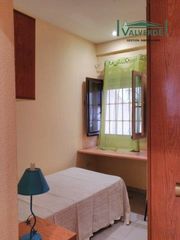 Location Appartement  Plaza de la trinidad. Estudiantes!! piso amueblado, 2 dormitorios,