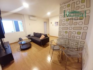 Affitto Piccolo appartamento  Plaza de la trinidad. Apartamento amueblado, 1 dormitorio, agua y wifi incluido