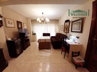 Alquiler Piso  Calle carril del picón. Chicas estudiantes!! piso con 3 dormitorios y 2 baños, calefacci