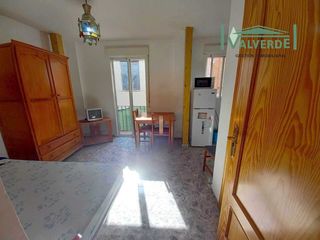 Rent Studio  Calle puentezuelas. Estudiantes!1 estudio con balcón