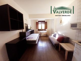 Rent Studio  Calle recogidas. Estudio amueblado, exterior, agua incluida, wifi opcional