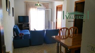 Affitto Appartamento  Calle puentezuelas. Ático amueblado, 3 dormitorios, chicas estudiantes!!