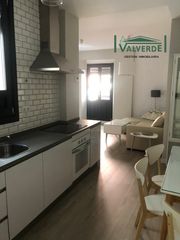 Miete Appartement  Calle cedrán. Disponible para septiembre!! apartamento amueblado, exterior