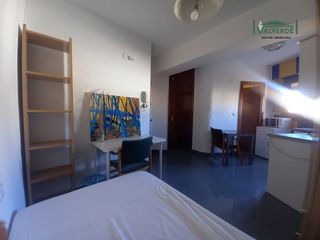 Rent Studio  Plaza de gracia. Estudio amueblado, agua incluida
