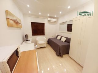 Location Studio  Calle puentezuelas. Estudio con calefacción y aire acondicionado, wifi incluido