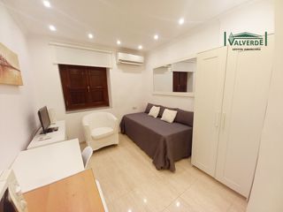 Rent Studio  Plaza de gracia. Estudio con wifi incluido, calefacción  y aire acondicionado