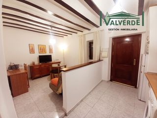 Alquiler Apartamento  Calle puentezuelas. Apartamento amplio y amueblado, calefacción y aire acondicionado
