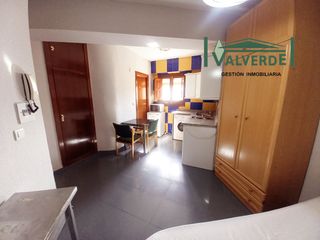 Miete Studiowohnung  Plaza de gracia. Estudio con agua inlcuida en el centro, wifi incluido