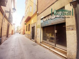 Local Comercial a Calle Verónica de la Magdalena 26