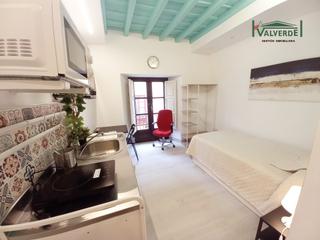 Location Studio  Calle pavaneras. Estudiantes!! estudio con todos los gastos incluidos (luz, agua