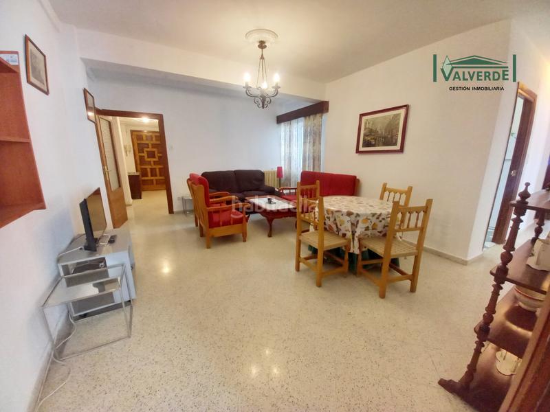 Foto 5c0ba6fd-7019-4965-937b-036b558e77a2. Alquiler piso  amueblado, 3 dormitorios, estudiantes. calefacción incluida en Granada