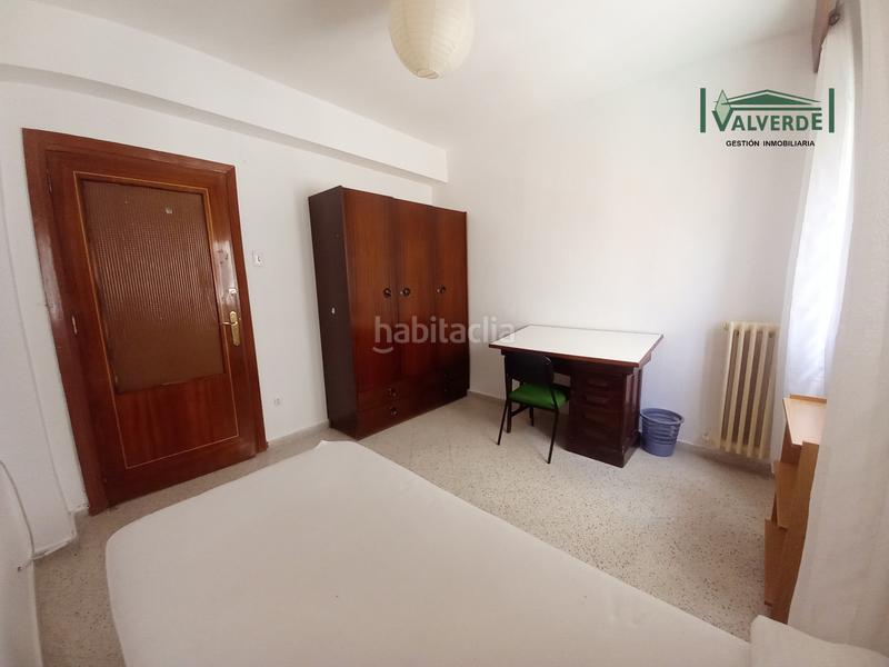 Foto 694e27fb-c415-4481-9020-f9f1cd220ff8. Alquiler piso  amueblado, 3 dormitorios, estudiantes. calefacción incluida en Granada