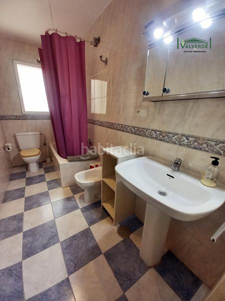 Foto 888a6ac1-3181-486b-8862-ee0f608f249e. Alquiler piso  amueblado, 3 dormitorios, estudiantes. calefacción incluida en Granada