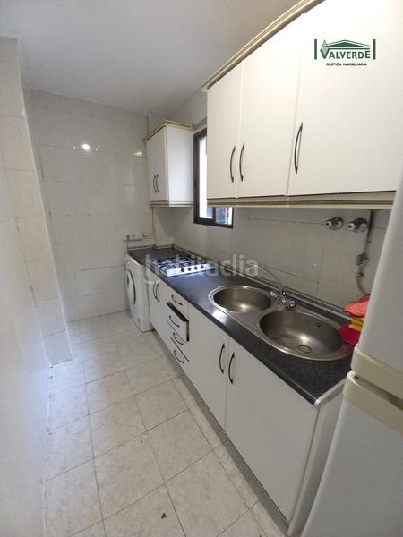 Foto 1862559a-89ff-4ca4-8687-a5b53e28fa72. Alquiler piso estudiantes!! estudio con todos los gastos incluidos (luz y agua) en Granada