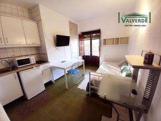 Location Studio  Calle recogidas. Estudio  con balcón, amueblado, agua incluida. wifi opcional