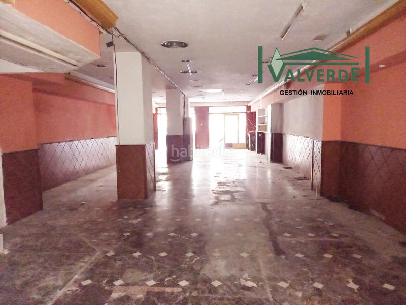 Foto 2cd25d0f-8fbe-4840-a13b-f641d6ca39f9. Alquiler local comercial en calle pedro antonio de alarcón 53 local comercial, superficie: 210 m2 en Granada