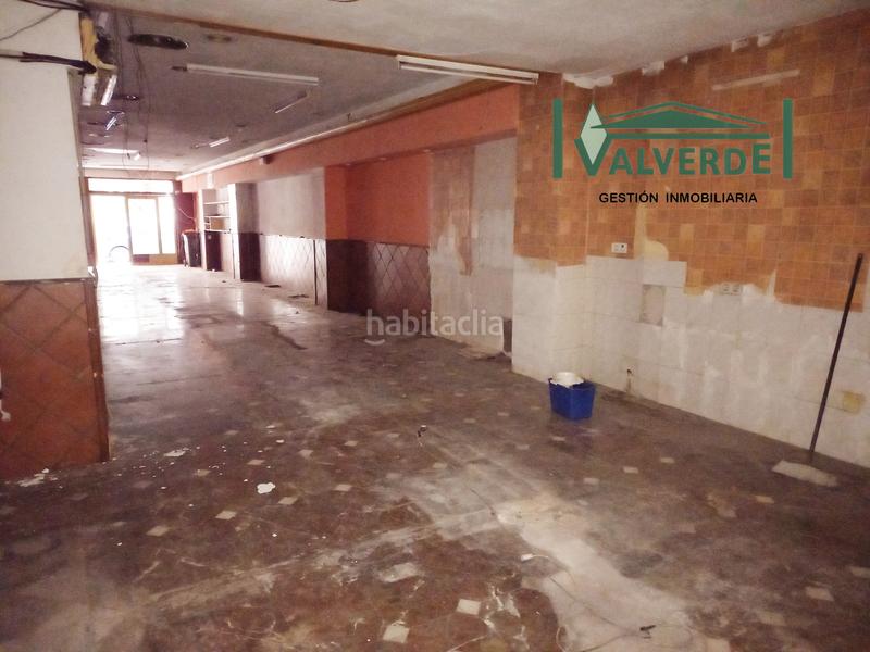 Foto bc2034d6-5f1b-4124-97a7-2cacde3fb7e7. Alquiler local comercial en calle pedro antonio de alarcón 53 local comercial, superficie: 210 m2 en Granada