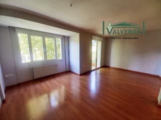 Alquiler Piso  Calle tablas. Piso sin muebles, 2 dormitorios, 2 baños, calefacción individual