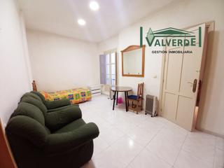 Location Appartement  Calle san juan de dios. Piso amueblado, 3 dormitorios, estudiantes