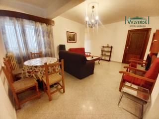 Affitto Appartamento  Calle recogidas. Piso amueblado, 3 dormitorios, baño y aseo, calefacción central