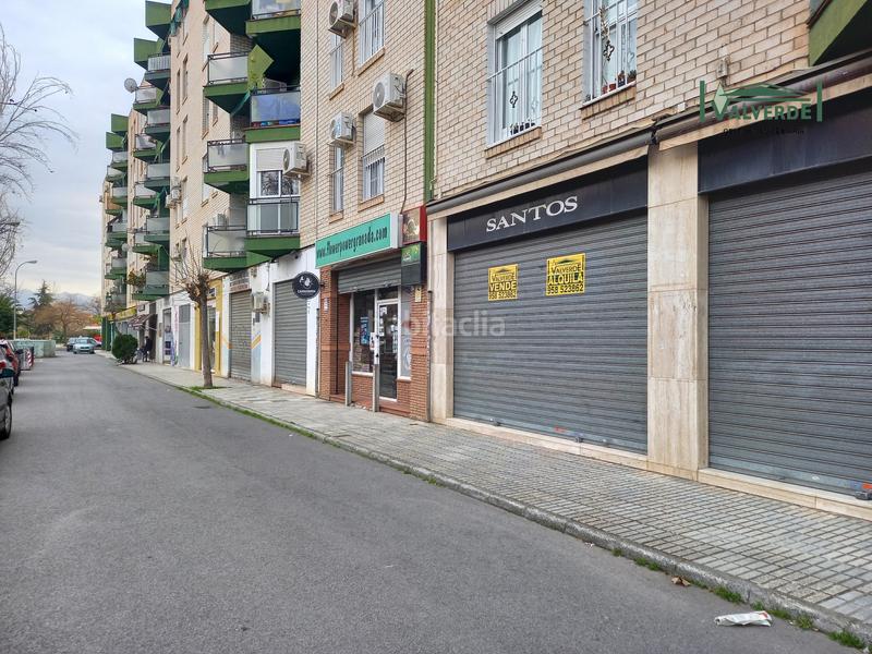 Foto bfa0a589-449d-4055-9477-7f8e63e65d83. Affitto locale commerciale in calle Joaquina Eguaras 3 in Granada