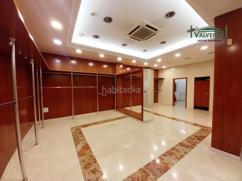 Foto 593743fb-3831-4c43-bc7d-b2826cd31ed7. Alquiler local comercial en calle Joaquina Eguaras 3 local comercial, superficie: 120 m2 en Granada