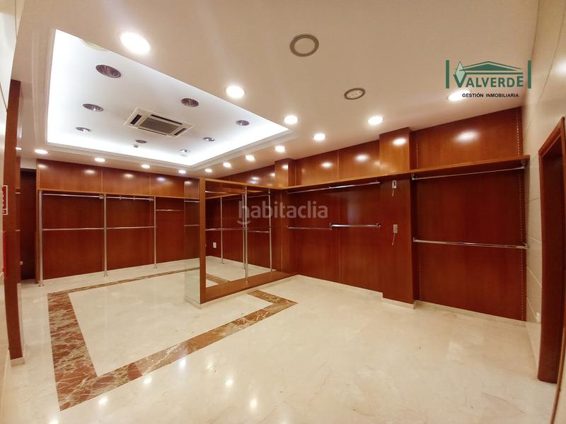 Foto 2d833148-e397-4ce8-a478-105c6a2f53e8. Lloguer local comercial a calle Joaquina Eguaras 3 a Granada