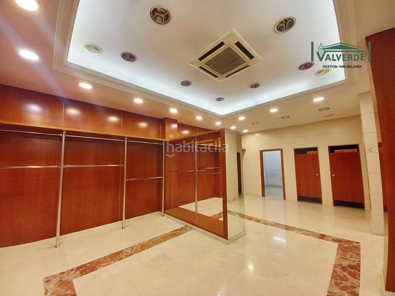 Foto cd4cf5ff-20d3-4442-8af0-971a605c8f7d. Location local commercial dans calle Joaquina Eguaras 3 dans Granada