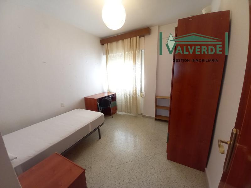 Foto 8c2f7e85-29e2-48ee-ad83-78eff8ce872d. Alquiler piso  amueblado, 3 dormitorios, baño y aseo, calefacción central en Granada