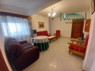 Location Appartement  Calle recogidas. Piso amueblado, 3 dormitorios y 2 baños, calefacción central