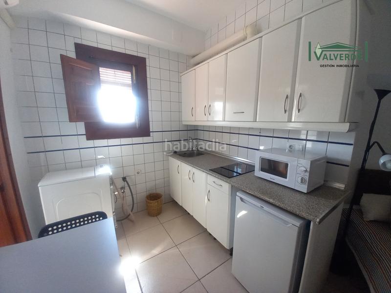 Foto 2a83d77c-c3ff-4672-a8d6-d0c2000d90dd. Alquiler estudio  con vistas agua incluida, wifi opcional en Granada