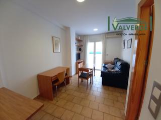 Miete Dachwohnung  Calle puentezuelas. Ático con terraza, amueblado, calefacción y aire acondicionado.