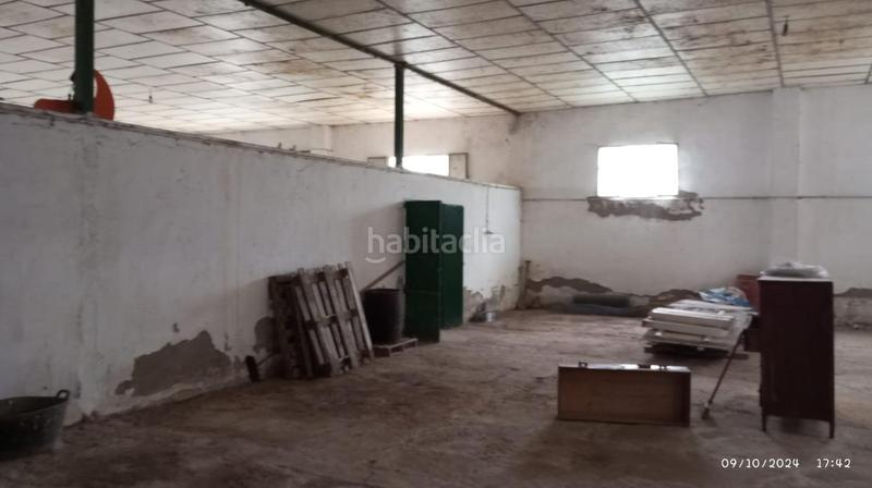 Foto d3c702e9-cd4a-42cf-b1b5-d56754afd114. Bâtiment à usage industriel dans Poleares Lucena