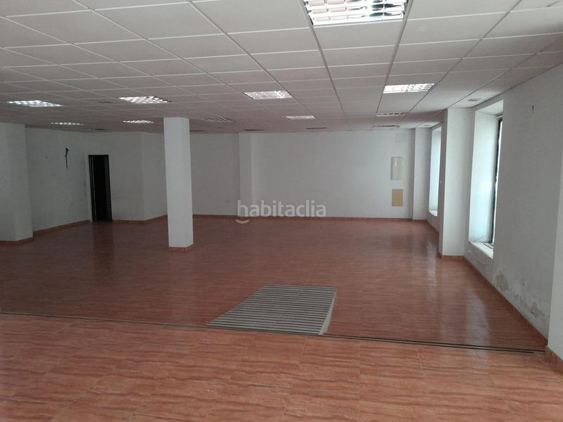 Foto a30a8a32-7f81-4be4-be69-ded52a29f215. Lloguer local comercial a Cabra