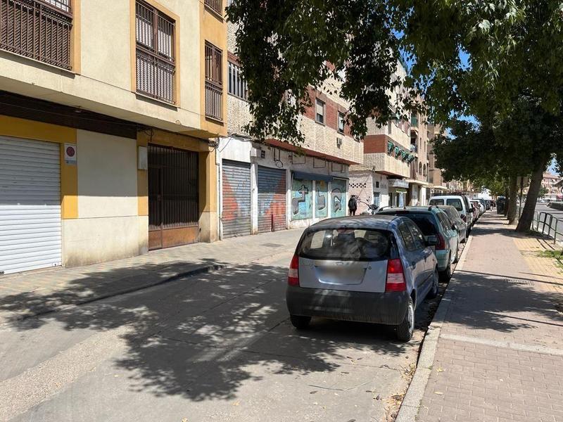 Foto 0df136f8-f01e-4621-bc57-d7bcc13659f8. Parking coche garaje en venta en avenida de libia, viñuela rescatado, en Córdoba