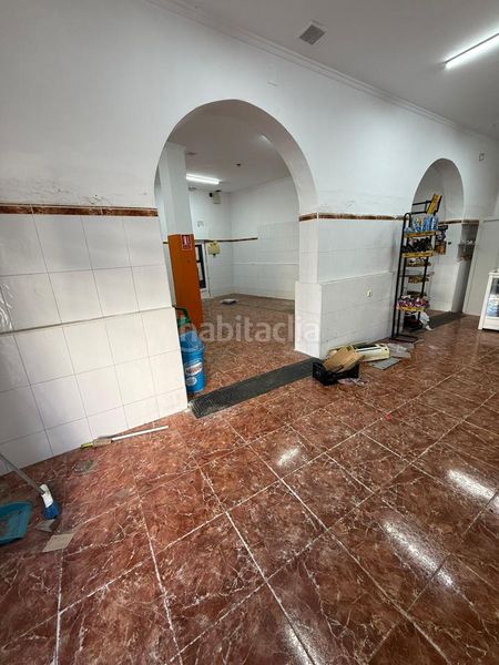 Foto c1c05102-111a-4a66-93cf-65fe93dda02f. Alquiler local comercial en El Industrial Melilla