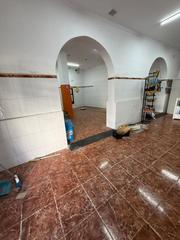 Lloguer Local Comercial a El Industrial