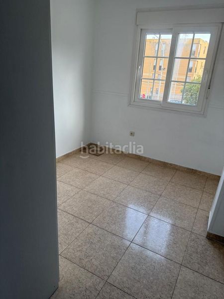 Foto 839dd2c6-dee5-4277-8d23-8bc009722fbf. Piso en El Industrial Melilla