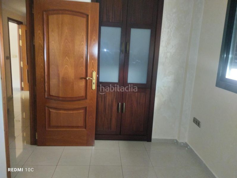 Foto f588e0a6-7ff9-42d1-a530-574516c8cc86. Rent flat in Centro Melilla