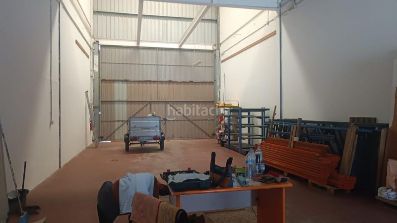 Foto af006214-869e-4bf0-bde5-75ca46dd60ab. Fabrikhalle in El Real Melilla