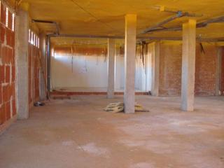Location Local commercial  Calle clara campoamor. Local en bruto en alquiler