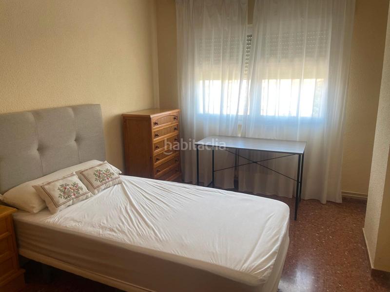 Foto fd3ee29d-0f14-424b-9db1-ec22810c1f35. Alquiler piso  de 4 dormitorios y dos baños para estudiantes, ( solo queda 1 habitacion) en Ciudad Real